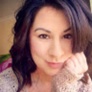 Meet your Posher, Elissa